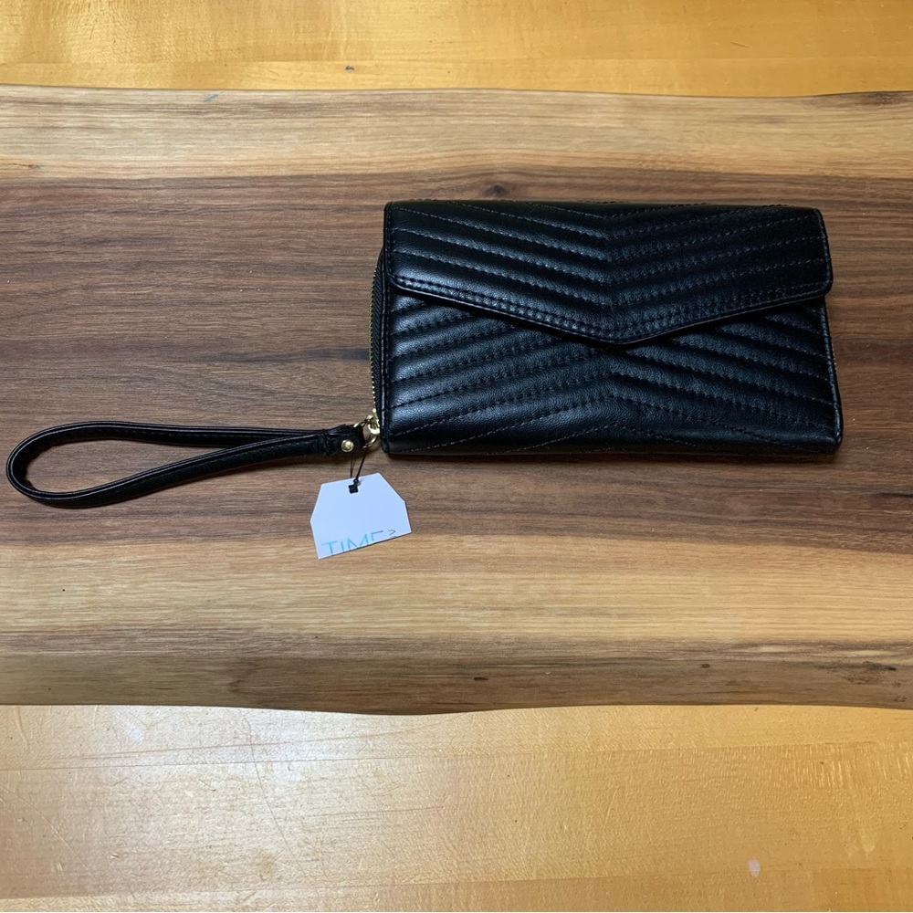 New Black Classic Ziparound Quilted Faux Leather Wristlet Gold Tone Hardware